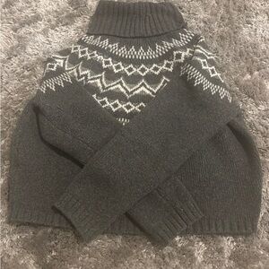 Cozy Gray Knit Sweater with Pattern